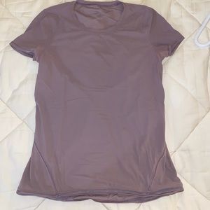 Lululemon T-Shirt